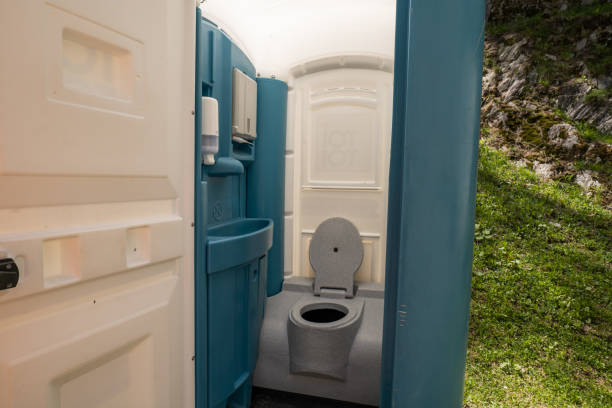 Best Portable restroom trailer rental  in East Dundee, IL
